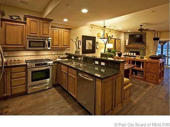 2nd image of 13368 N Alexis Dr