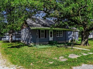 207 W Elm St, Thayer, IL 62689