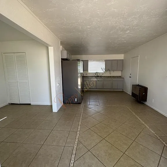 3099 E Northfield Ave — Photo 2