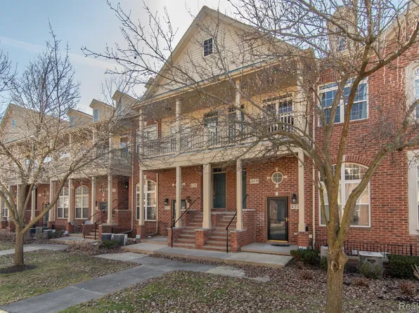 430 Boardwalk Dr #81, Walled Lake, MI 48390
