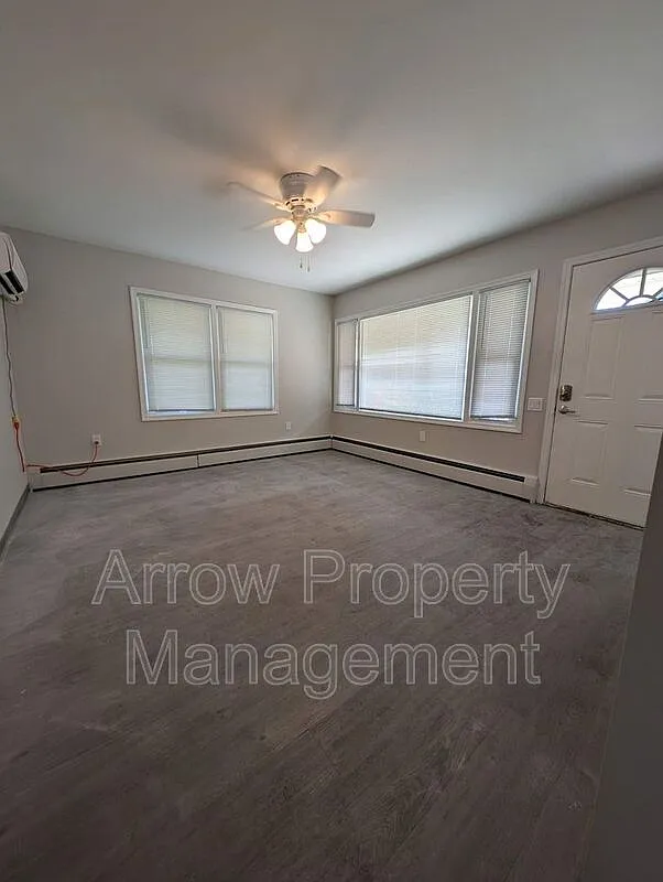 Building Photo - 407 H St #12-3