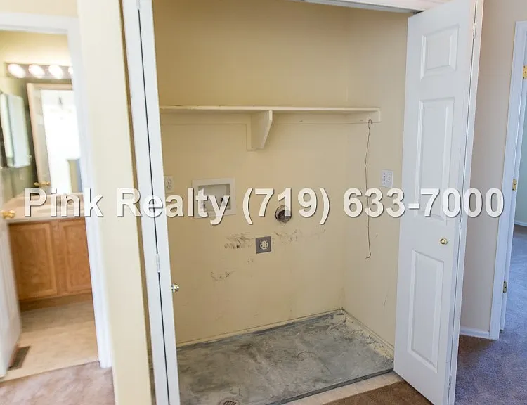 985 Ridgebury Pl — Photo 22