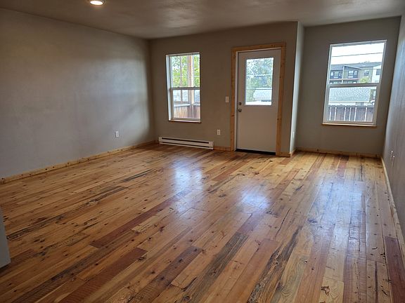 4th image of 2114 Livingston Ave #B
