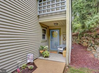 2010 Meadow Gln, Wyomissing, PA 19610