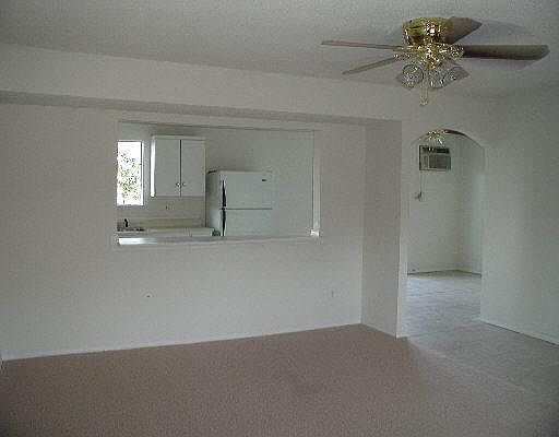 1st image of 135 MAPLE VALLEY DR