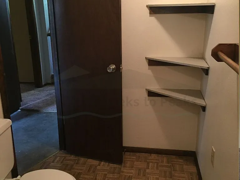 410 Henderson St — Photo 1