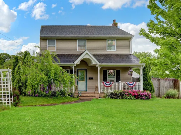 24 Haynes Avenue, West Islip, NY 11795
