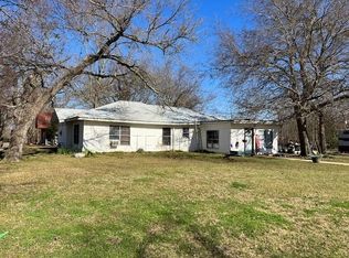 208 Commerce St, Cumby, TX 75433