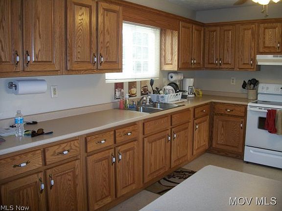3rd image of 812 Clement Ave