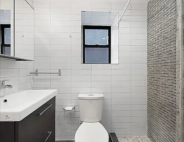 242 E 28th St #5 — Photo 4