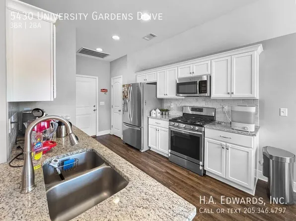 5430 University Gardens Dr, Cottondale, AL 35453