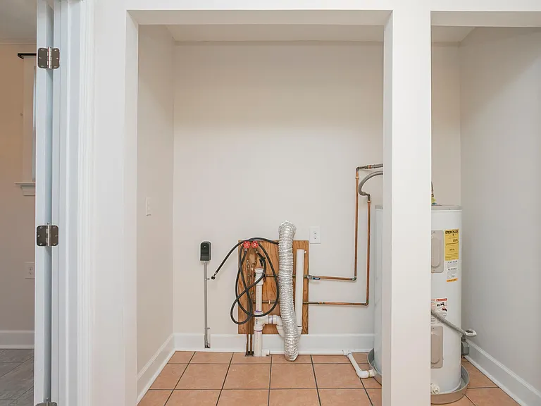 222 Dellrose Dr — Photo 16
