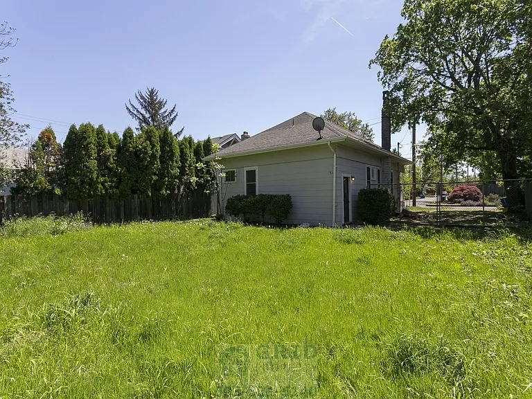 6827 SE Mitchell Ct — Photo 19