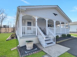 11 Morningside Dr, Belvidere, NJ 07823