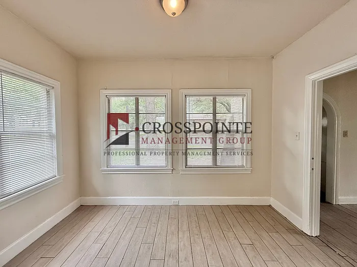 1120 Augusta Ave — Photo 30
