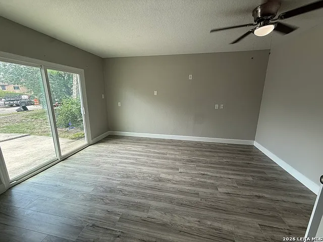 4911 Tennyson Dr — Photo 9