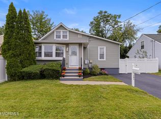 182 Hudson Ave, Middletown, NJ 07748