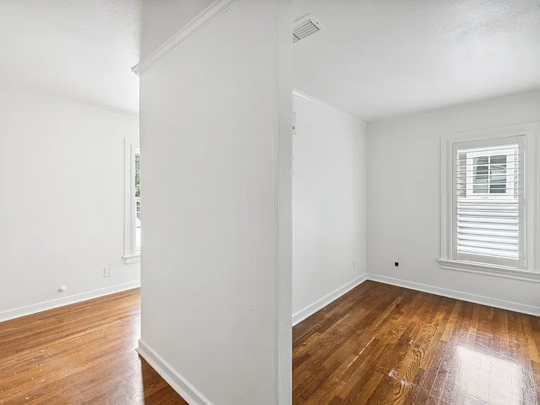211 College Blvd — Photo 48