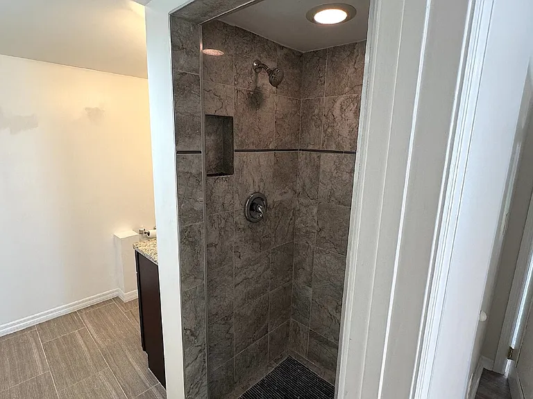 215 N Wild Olive Ave #1 — Photo 7