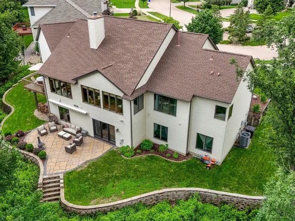3205 Reston Ct NE, Cedar Rapids, IA 52402