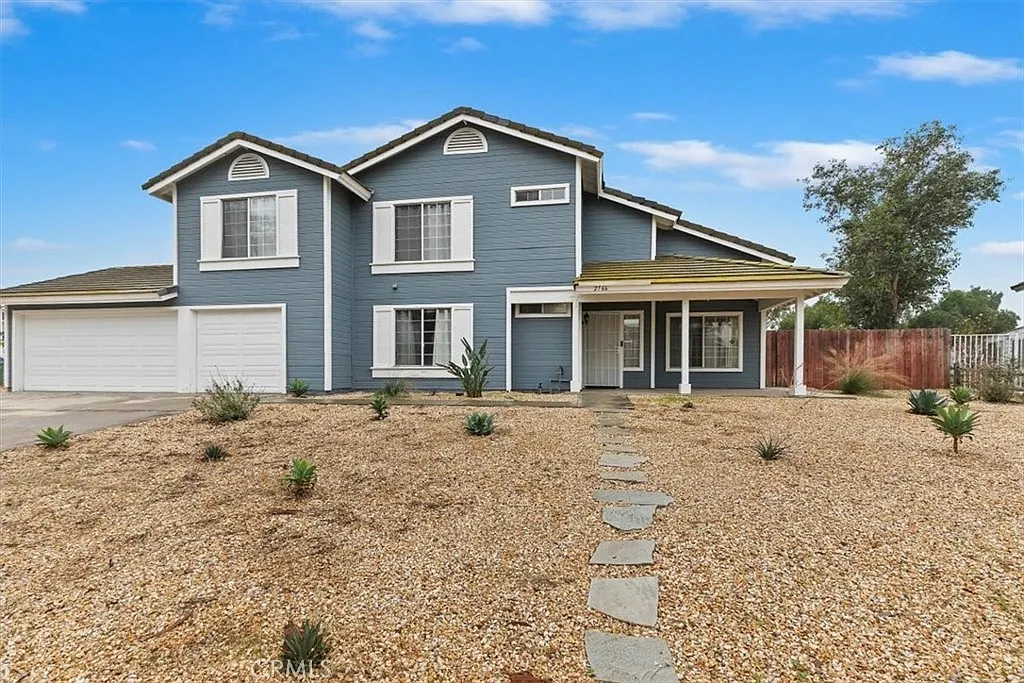 5 bed, 2301 sqft, $4,795 — Photo 2