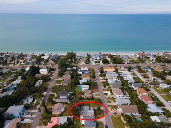 114 8th St, Belleair Beach, FL 33786