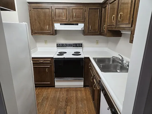 1041 Heritage Dr — Photo 4