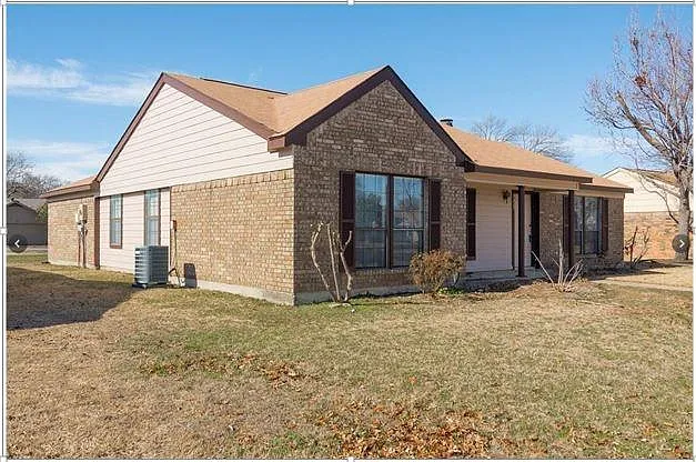 888 Bitternut Dr — Photo 2
