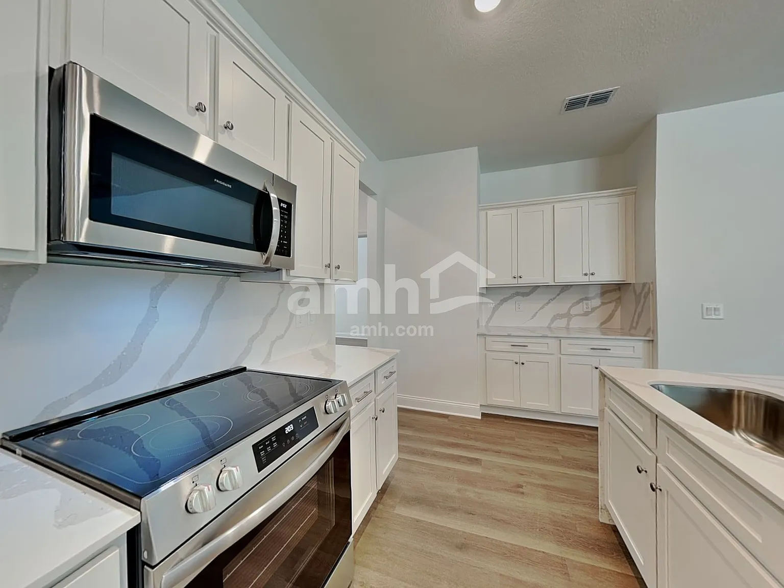 4 bed, 2.5 bath, 2196 sqft, $2,855 — Photo 4