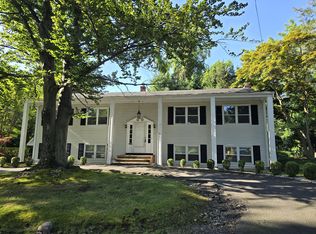 38 Cameron Ln, Ridgewood, NJ 07450