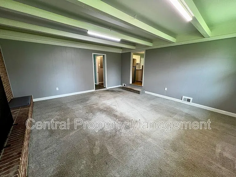 104 Madison Cir — Photo 10
