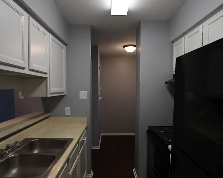 Heritage West Apartments — Photo 29