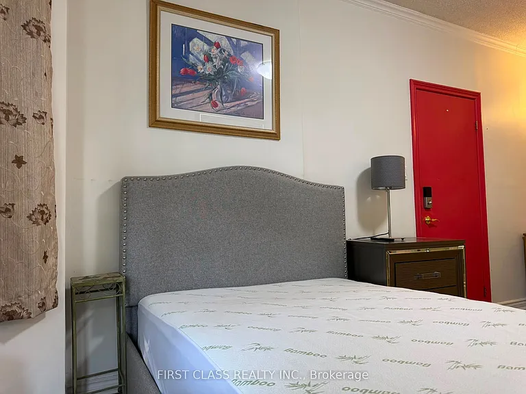 366 Lippincott St #1A — Photo 6