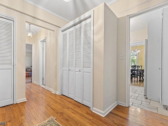 5th image of 10 Crestmont Rd #3L