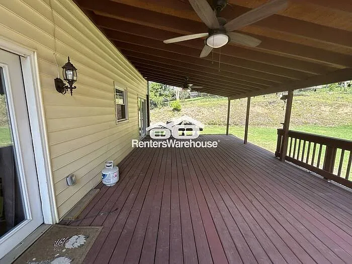 2501 Crestwood Cir — Photo 6