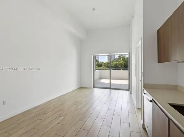 1600 SW 1st Ave APT 305, Miami, FL 33129