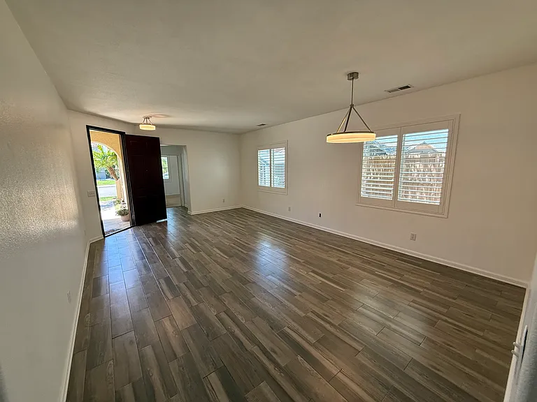 29390 Garnet St — Photo 2