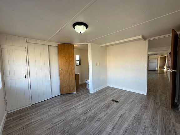 3rd image of 800 N Silver St