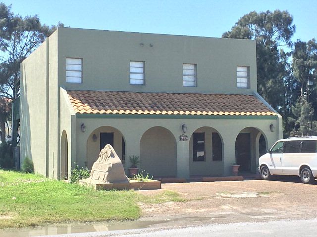 1st image of 105 E Pompano St