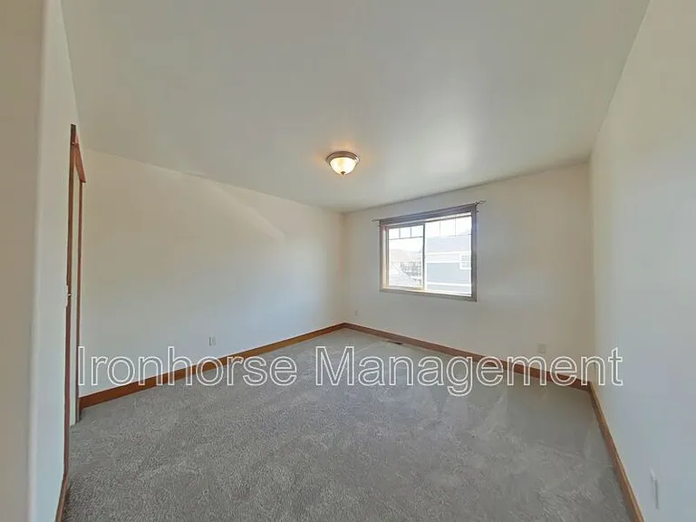 5471 Glenellen Dr #4 — Photo 30