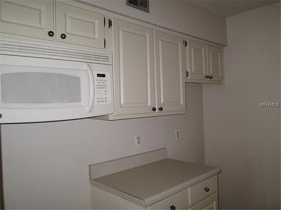 5th image of 9102 Tudor Dr #L202