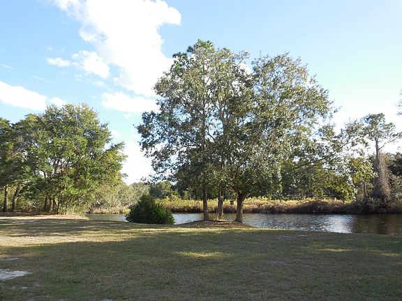 3rd image of 9211 Oak Island Ln