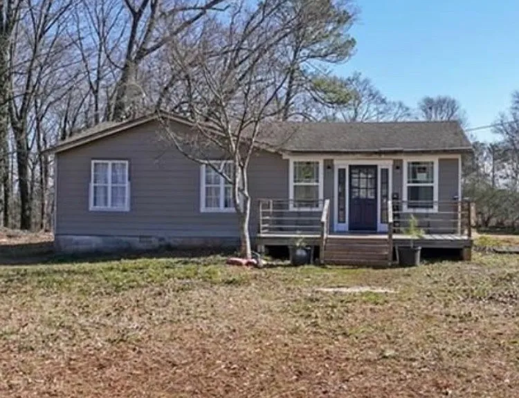 468 Highway 138 E — Photo 1