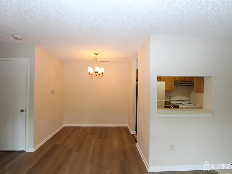 4707 Ravens Crest Dr — Photo 11