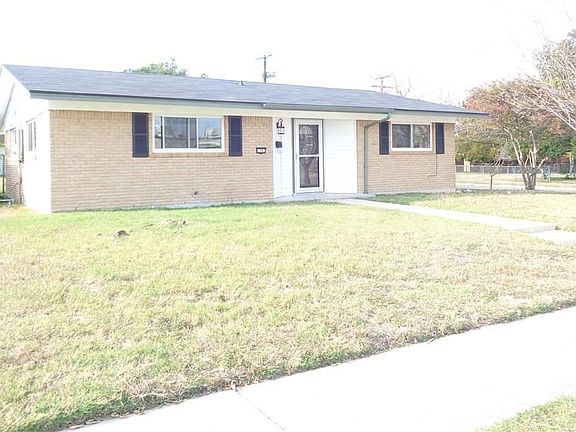 3rd image of 1701 Janis Dr