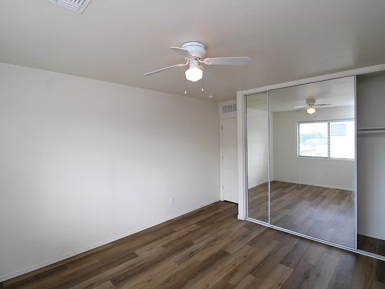 7308 S 37th Gln — Photo 16