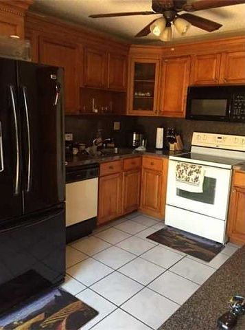 2nd image of 11600 SW 2nd St APT 106