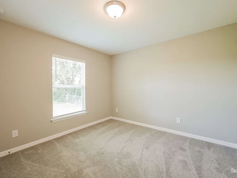 4211 21st St SW — Photo 10