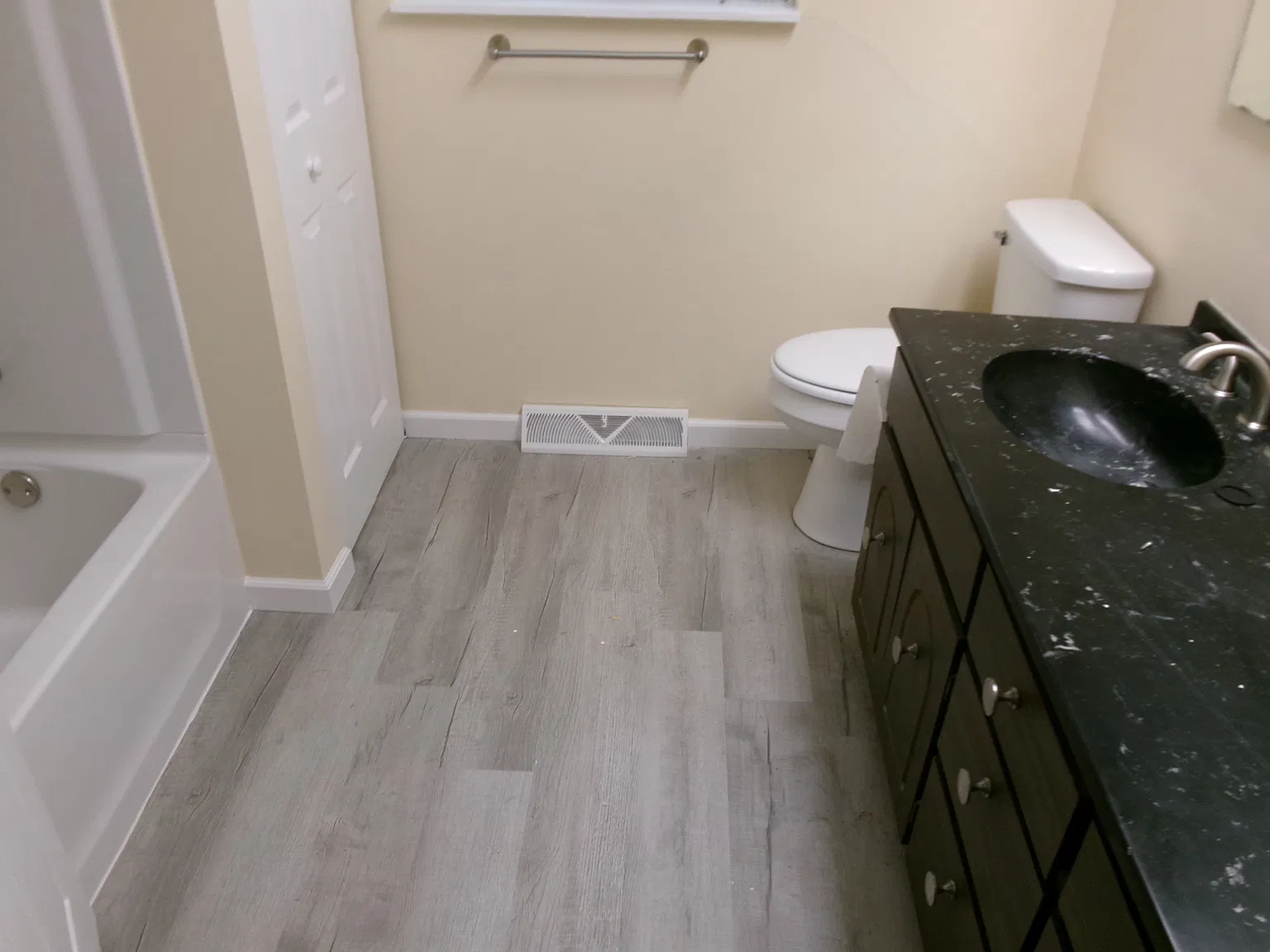 2 bed, 1365 sqft, $1,400 — Photo 4