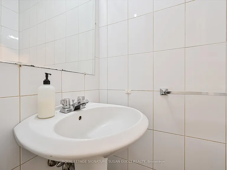 32 Marilyn Cres #MAIN — Photo 17